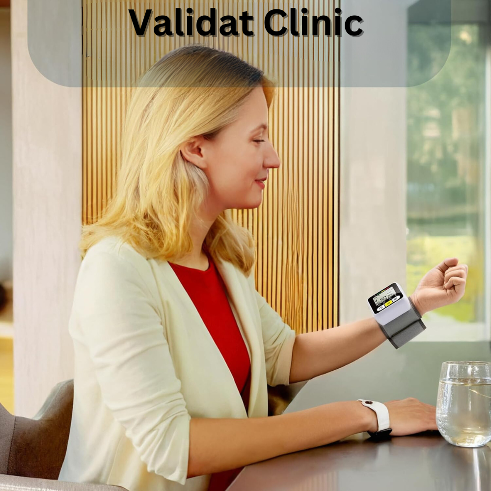 Tensiometru de Incheietura, Afisaj LED cu Caractere Mari, Auto-Masurare, Detectare Puls Neregulat, Validat Clinic, Oscilometric, Memorie pentru Ultima Valoare Masurata, Manseta Reglabila, Portabil, Carcasa de Protectie Inclusa, Multicolor