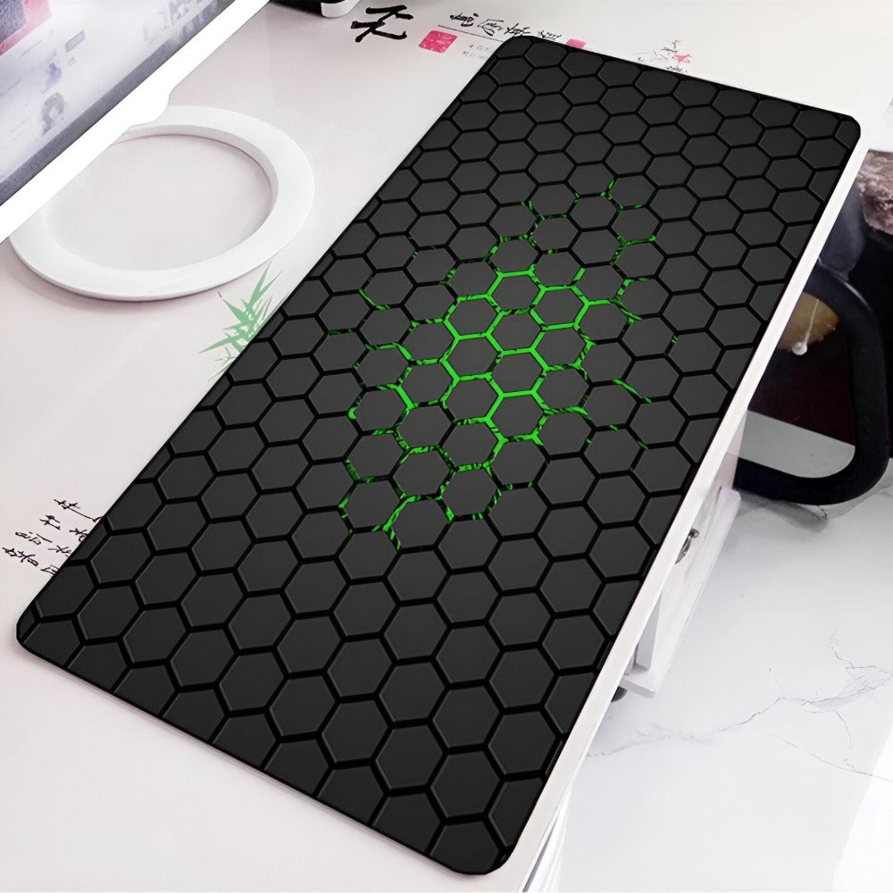 Mousepad Mare Cauciucat pentru Gaming, Birou, Office, Antiderapant, Cusaturi Anti-Rupere, Waterproof, model Honeycomb, 80 x 30cm, Negru/Verde